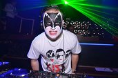 Photo 92 - KISS THE BASS 