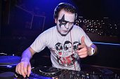 Photo 207 - KISS THE BASS 