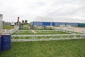 Photo 39 - Montage du chapiteau d'Obigies
