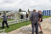 Photo 52 - Montage du chapiteau d'Obigies
