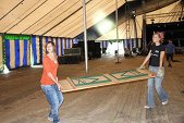 Photo 75 - Montage du chapiteau d'Obigies