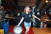 Photo 84 - Jeux inter-comités  Show Streap Tease