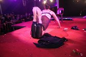 Photo 363 - Jeux inter-comités  Show Streap Tease
