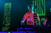 Photo 381 - I Love Techno